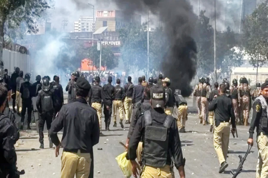 নিরাপত্তা শঙ্কায় পাকিস্তানে সব ভিসা স্থগিত করল যুক্তরাষ্ট্র