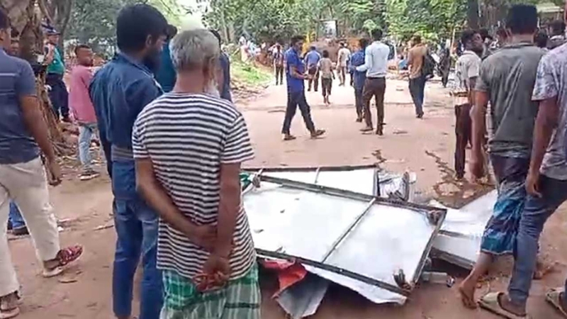 সোহরাওয়ার্দী উদ্যানে ভাসমান দোকান উচ্ছেদ