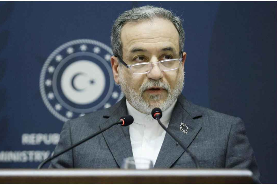 মধ্যপ্রাচ্যে মার্কিন ঘাঁটিতে হামলার হুমকি ইরানের