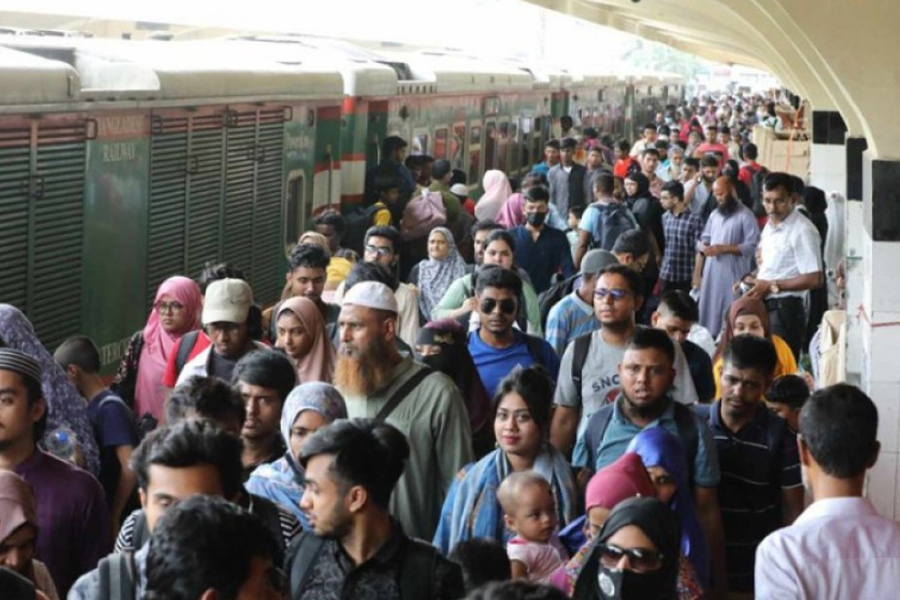 জাতীয় নির্বাচন: তিনদিনের ছুটি শেষে ঢাকায় ফিরছেন লাখো মানুষ