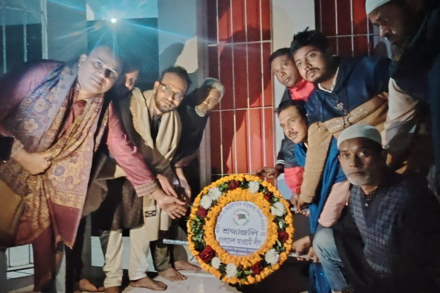 নেত্রকোনায় নিষিদ্ধ ঘোষিত আ. লীগের পুষ্পস্তবক অর্পণ