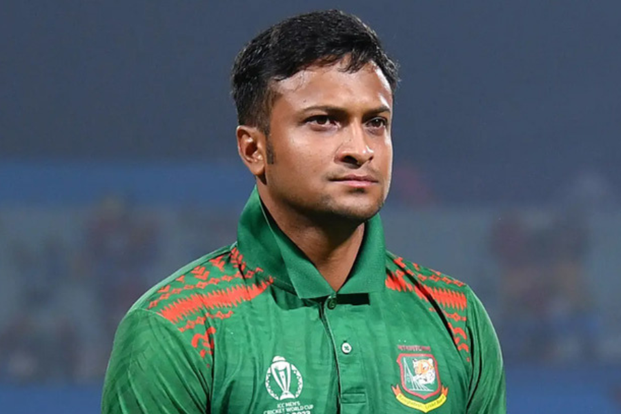 রেকর্ডের দৌড়ে এগিয়ে সাকিব