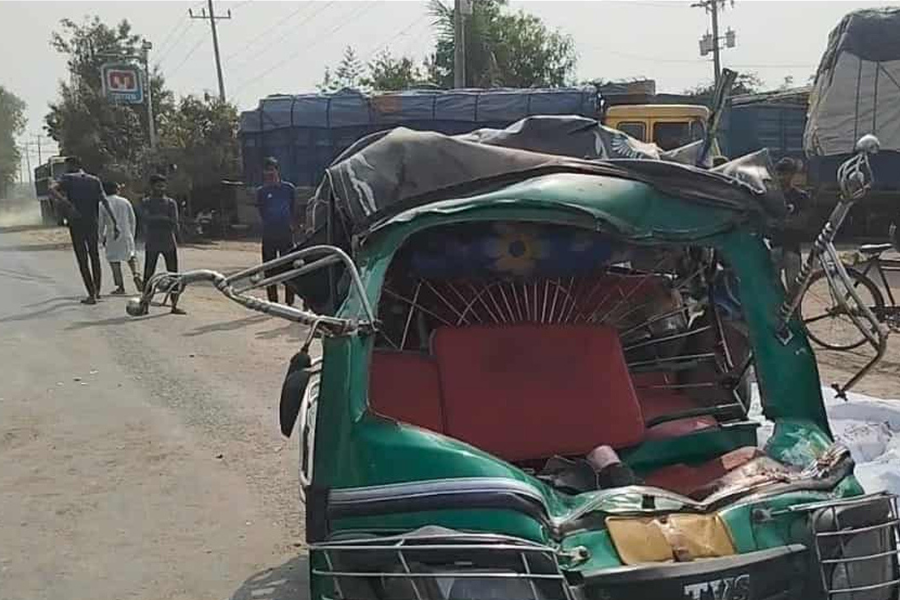 কুষ্টিয়ায় সড়ক দুর্ঘটনায় ৫ জন নিহত