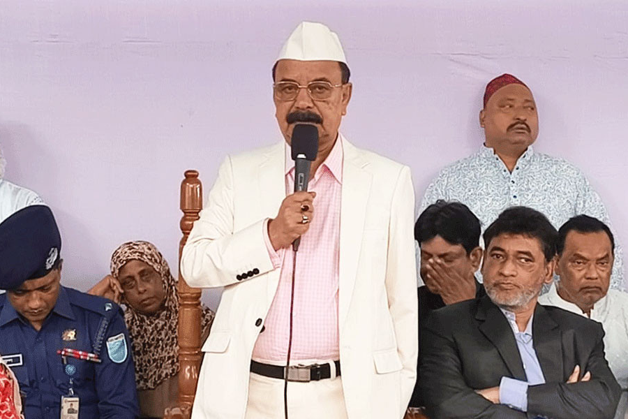 মন্ত্রী-এমপিদের খুশি করা প্রশাসনের দায়িত্ব নয়: গয়েশ্বর