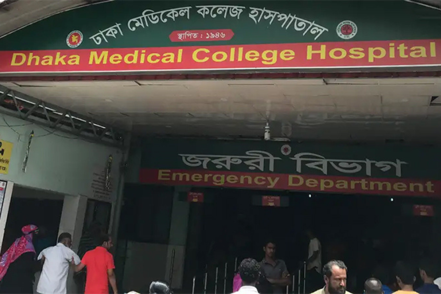 যাত্রাবাড়ীতে বাস-লেগুনার মুখোমুখি সংঘর্ষে নিহত ২