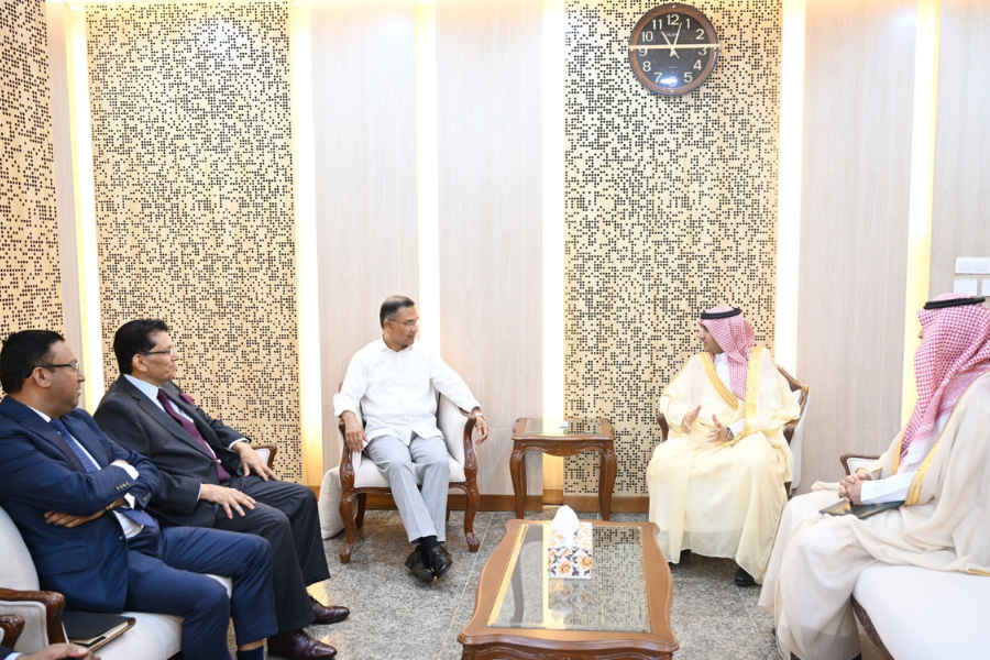 প্রধানমন্ত্রীর সঙ্গে সৌদি রাষ্ট্রদূতের সৌজন্য সাক্ষাৎ