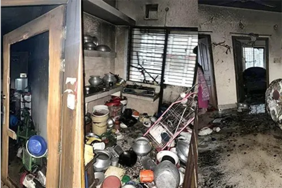 রান্নাঘরে জমে থাকা গ্যাস বিস্ফোরণে শিশুসহ দগ্ধ ৯