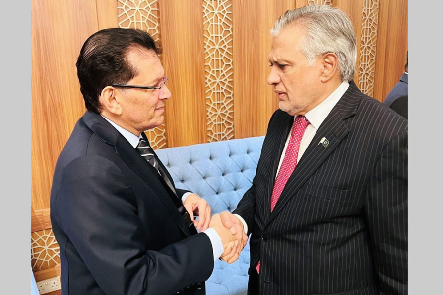 ঢাকায় আসতে চান পাকিস্তানের প্রধানমন্ত্রী