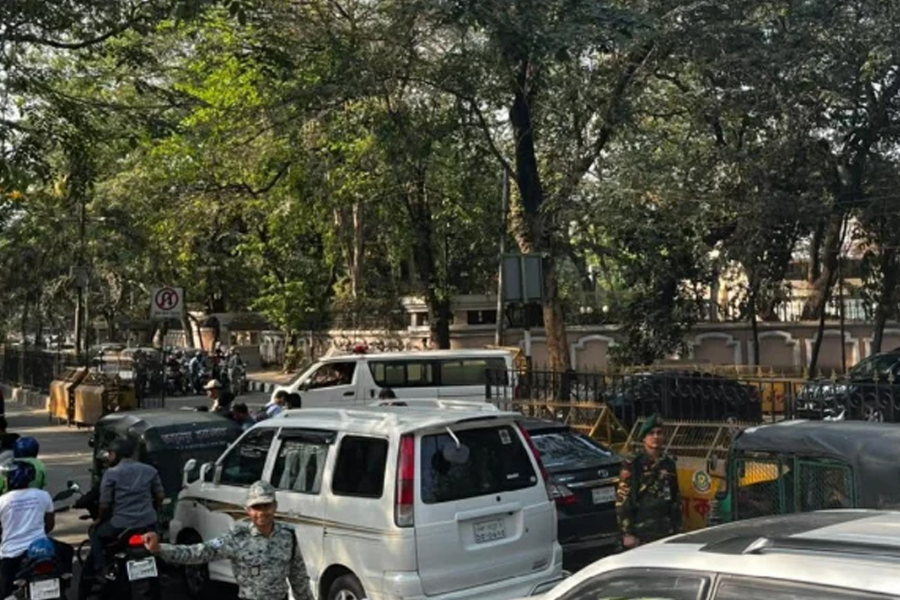 যমুনা ছাড়লেন ড. ইউনূস