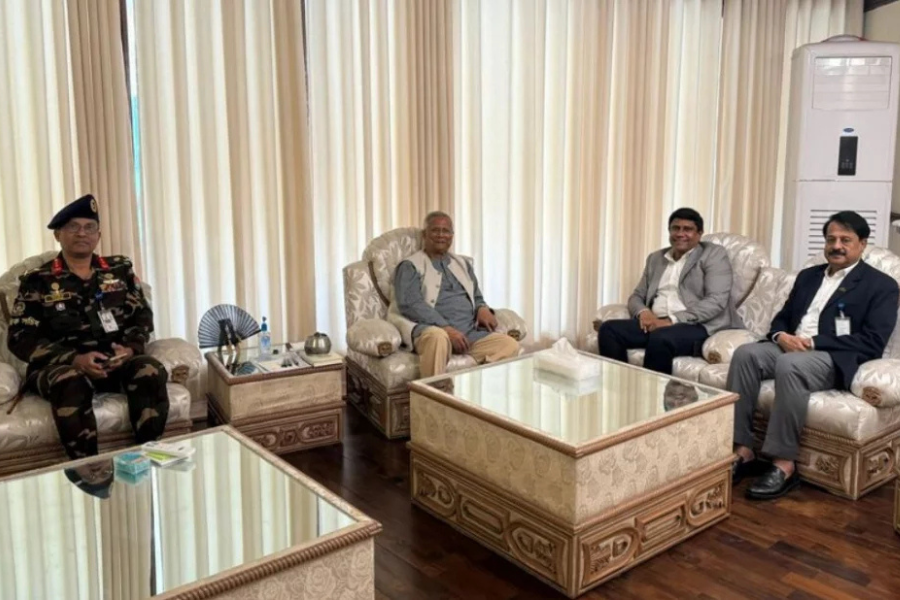 প্রধানমন্ত্রীর প্রতিনিধিদলের সঙ্গে ড. ইউনূসের সাক্ষাৎ