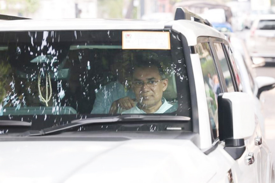 ভিআইপি প্রটোকল ছাড়া চলাচল, রাজধানীতে গতি বেড়েছে যানবাহনের