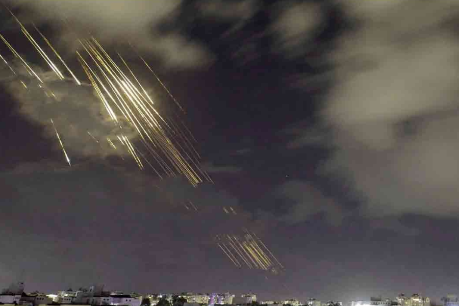 ইসরায়েলে ক্লাস্টার বোমা হামলা চালিয়েছে ইরান