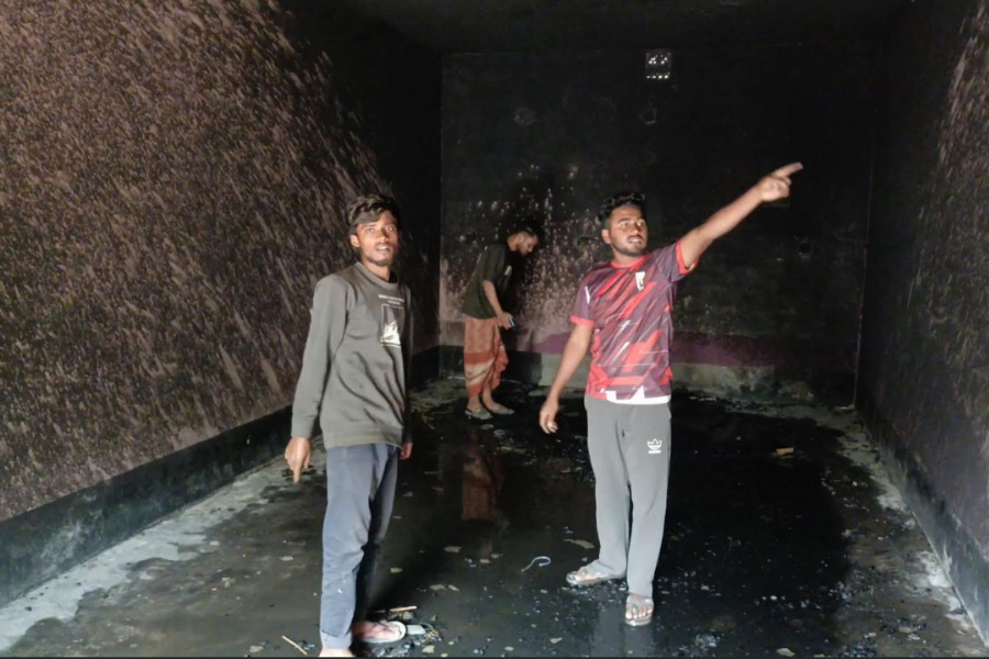 মহেশপুরে বিএনপির কার্যালয়ে আগুন, ককটেল বিস্ফোরণ