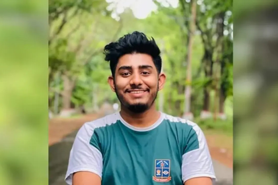 বৈষম্যবিরোধী আন্দোলনের সভাপতিকে পরিবারসহ পুড়িয়ে মারার হুমকি