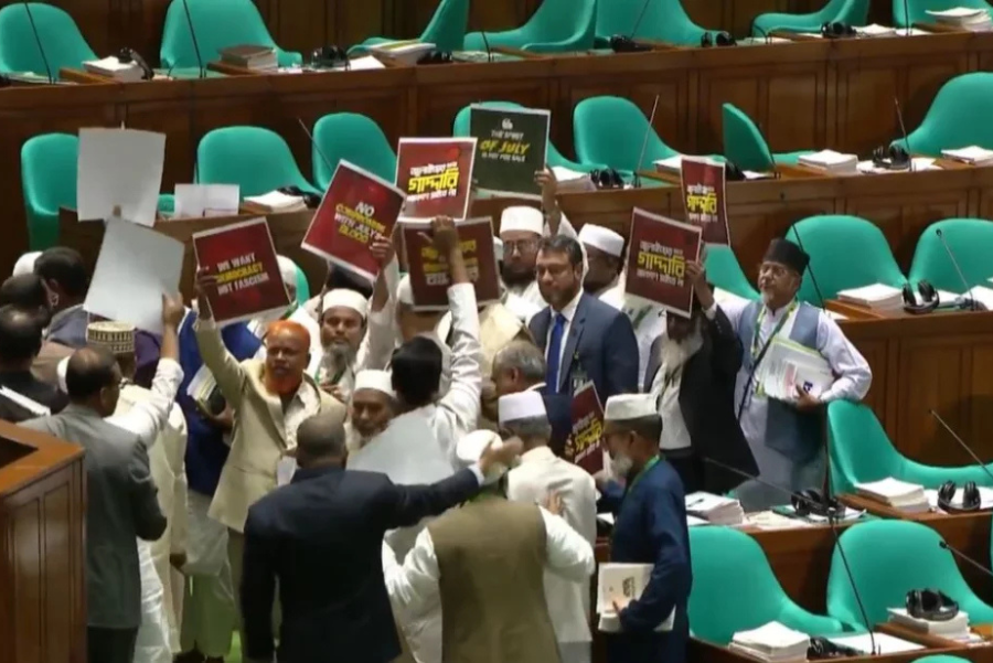 রাষ্ট্রপতির ভাষণে বিরোধী দলের ওয়াকআউট