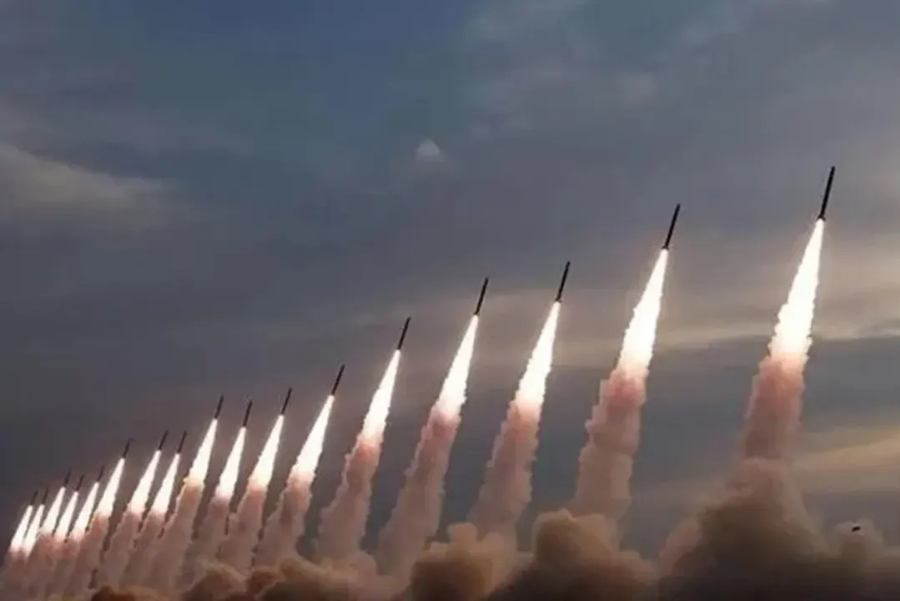 ইতিহাসের সবচেয়ে বড় হামলার মুখে পড়েছে ইসরায়েল