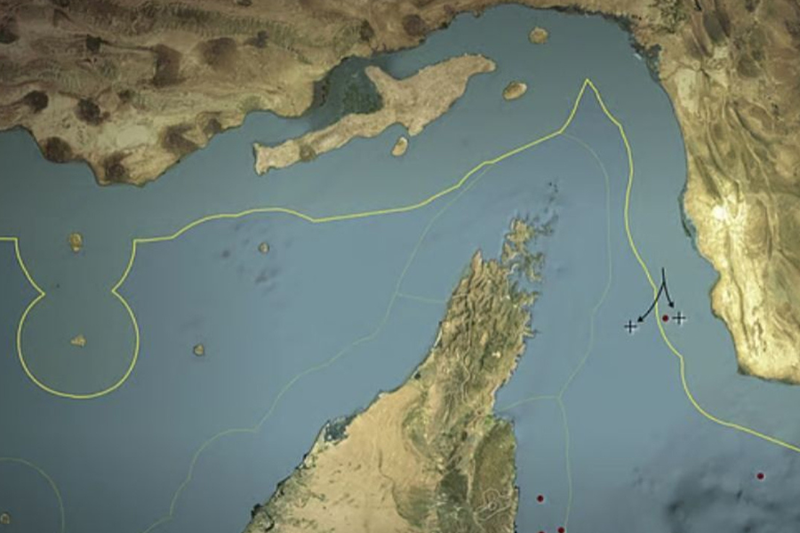 হরমুজ প্রণালি খুলতে ক্ষতিপূরণ দাবি ইরানের