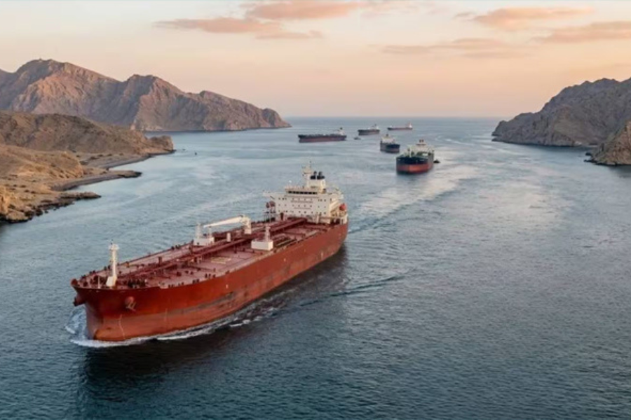 হরমুজ প্রণালিতে এখনই চাঁদা আদায় বন্ধ করতে হবে: ট্রাম্প