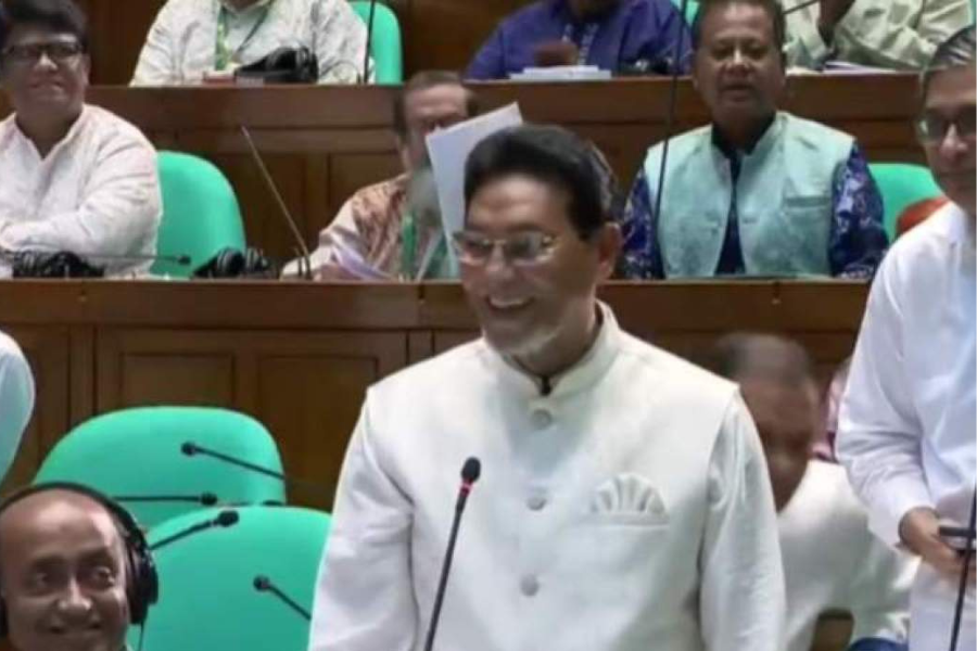 তিমি-হাঙরের ‘মেন্যু’ দিয়ে চিফ হুইপের মজার আমন্ত্রণ