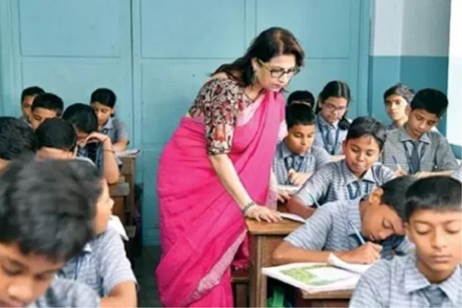 লক্ষাধিক পদ শূন্য, স্কুলে ফিরছেন অবসর শিক্ষকেরা