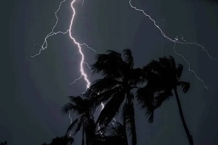 দেশের বিভিন্ন অঞ্চলে ৬০ কিলোমিটার বেগে ঝড়ের সতর্কতা