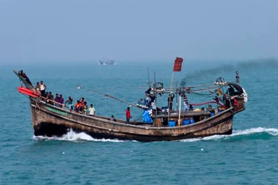 বঙ্গোপসাগরে মাছ ধরায় ৫৮ দিনের নিষেধাজ্ঞা