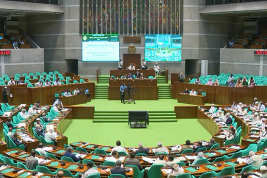 ৪ দিন মুলতবির পর সংসদ অধিবেশন শুরু