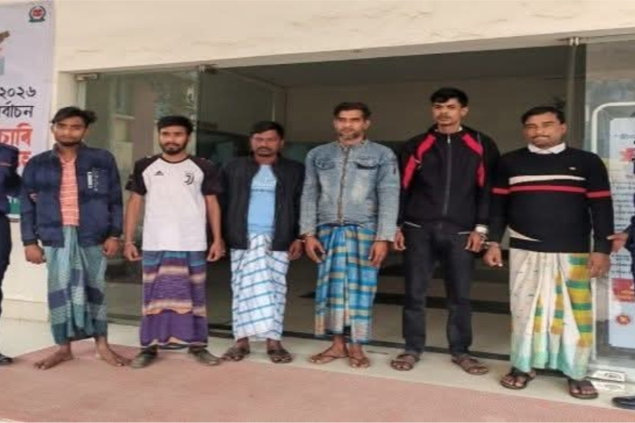 গোবিন্দগঞ্জে পুলিশের উপর হামলার ঘটনায় আসামিদের ২ দিনের রিমান্ড মঞ্জুর