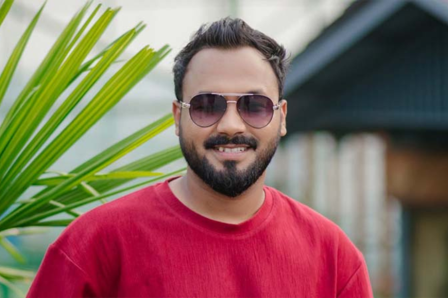 বাবা হলেন ‘ব্যাচেলর পয়েন্ট’ খ্যাত অভিনেতা পলাশ