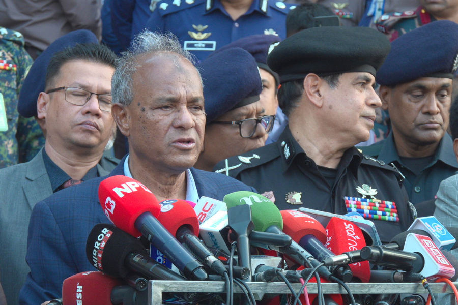 পুলিশের মধ্যে কোনো ভীতি কাজ করছে না: স্বরাষ্ট্র উপদেষ্টা