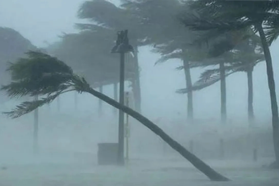 দেশের ৪ জেলায় সন্ধ্যার মধ্যে ৮০ কিমি বেগে ঝড়ের শঙ্কা