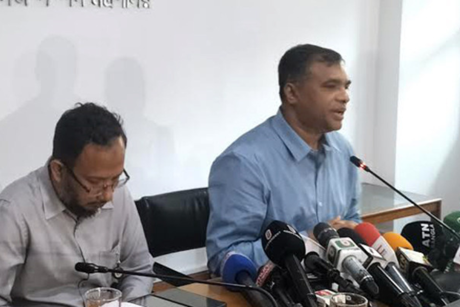 জ্বালানি তেলের সংকট নেই, মজুতদারদের বিরুদ্ধে কঠোর সরকার