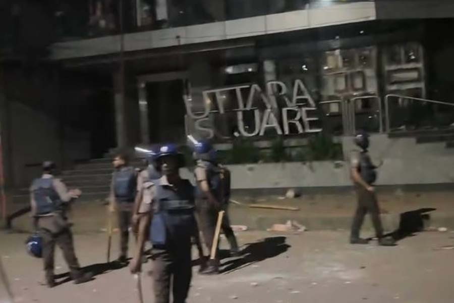 উত্তরায় মধ্যরোতে উত্তেজনা, পরিকল্পিত কিনা তদন্ত করছে পুলিশ