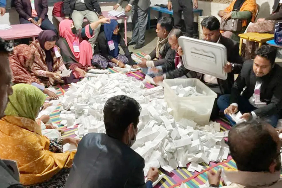 সারা দেশে নির্বাচনের ভোটগ্রহণ শেষ, চলছে গণনা