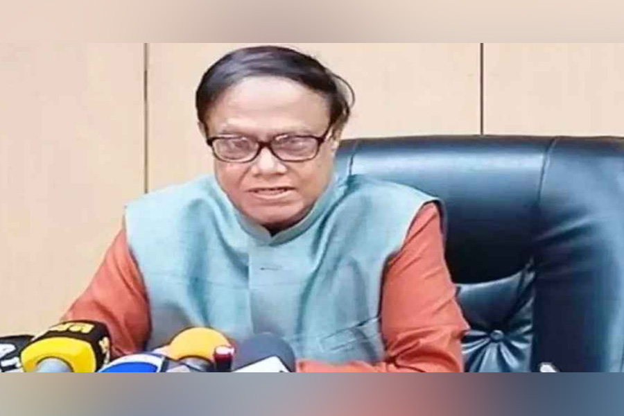 একসঙ্গে সব দুর্বল ব্যাংক ঠিক করা সম্ভব নয়