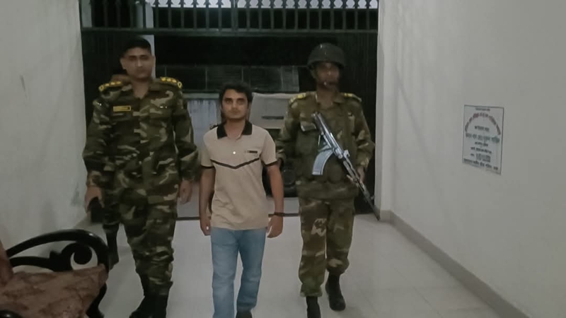 চাকুরী দেয়ার প্রলোভনে টাকা হাতিয়ে নেয়া প্রতারক আটক