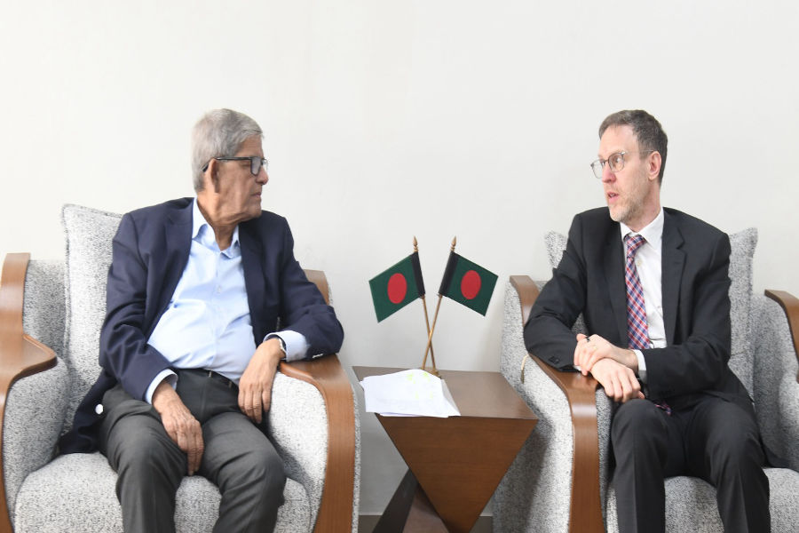 স্থানীয় সরকার মন্ত্রীর সঙ্গে ইউএনডিপির আবাসিক প্রতিনিধির সৌজন্য সাক্ষাৎ