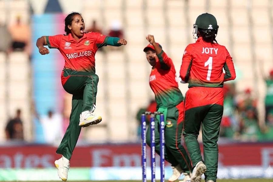 স্বর্ণার ঝড়ে বিশ্বকাপে টাইগ্রেসদের ঐতিহাসিক জয়