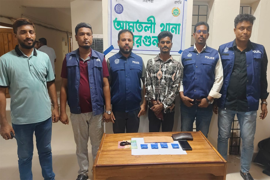 আমতলীতে ৭৫০ পিস ইয়াবাসহ আটক ১