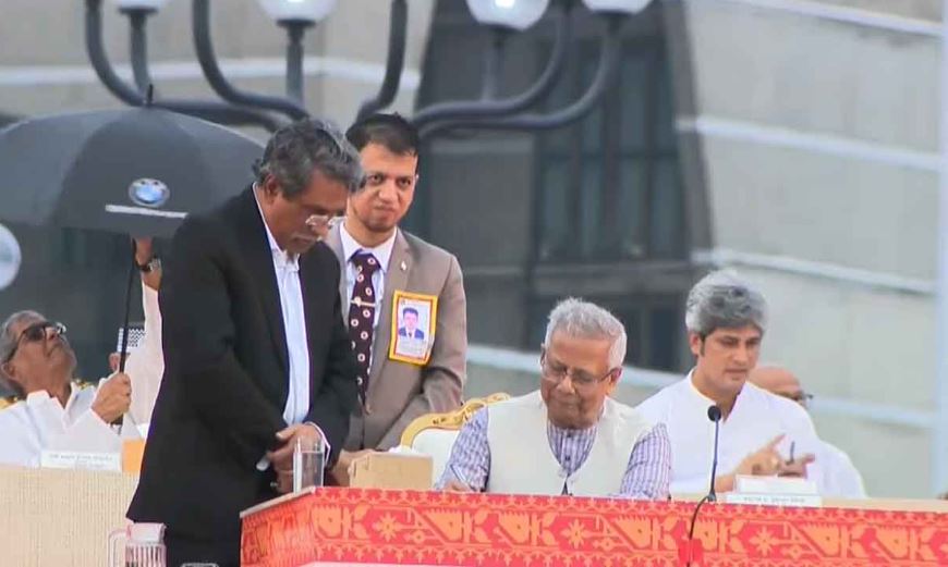 জুলাই সনদ স্বাক্ষর করলেন প্রধান উপদেষ্টা ও রাজনৈতিক নেতারা