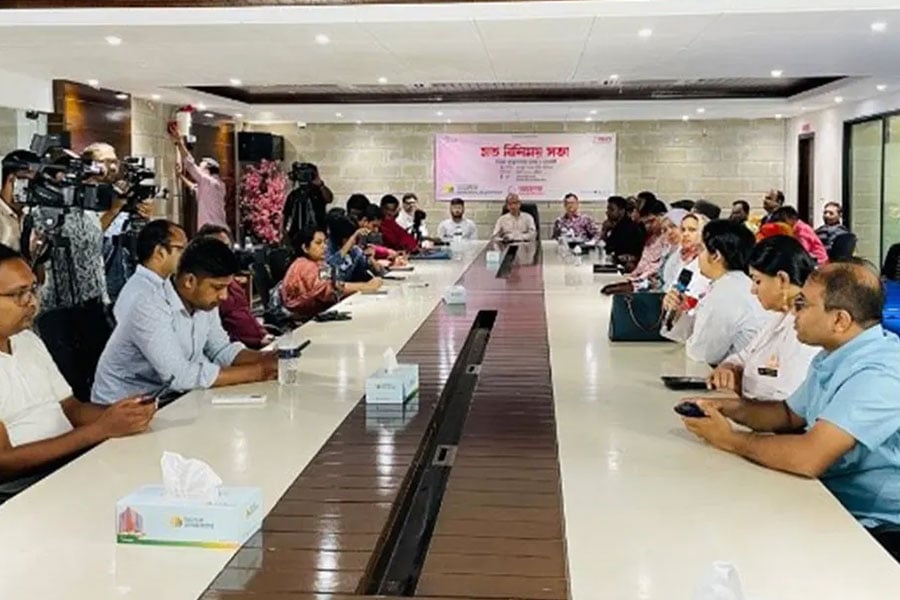 আলোক মাদার অ্যান্ড চাইল্ড কেয়ারে স্বাস্থ্যসেবা বিষয়ক মতবিনিময় সভা অনুষ্ঠিত
