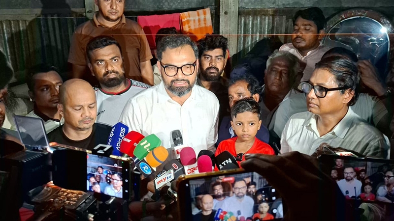 ফুটবলের বিস্ময়কর বালক সোহানের পরিবারের পাশে আমিনুল হক