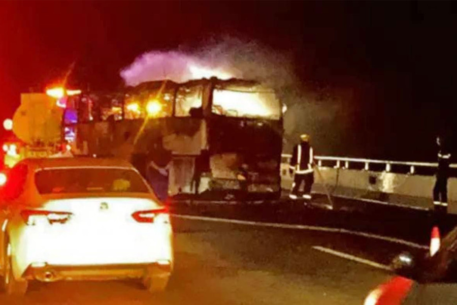 মক্কা-মদিনা রুটে ভয়াবহ বাস দুর্ঘটনা, নিহত ৪২