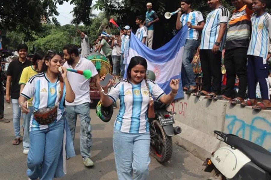 আর্জেন্টিনার ফুটবল নিয়ে বাংলাদেশে এত উন্মাদনা কেন!