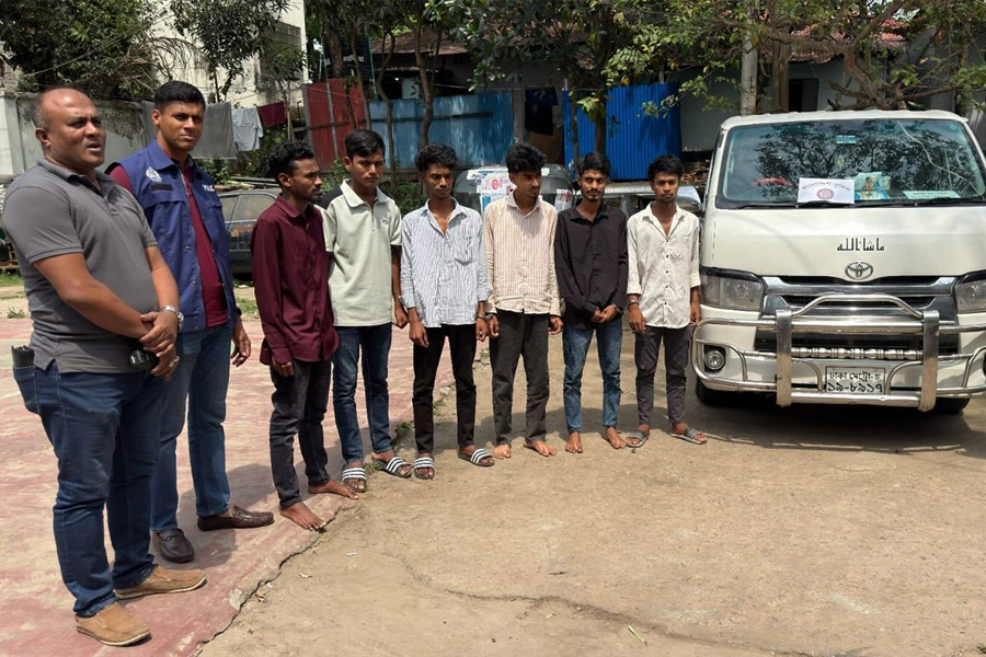 প্রেমের জেরে ‘ডিবি’ সেজে অপহরণের চেষ্টা, আটক ৬