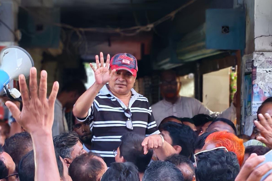 ১২ প্রতিশ্রুতি নিয়ে ভোটারদের কাছে আনোয়ার আলদীন