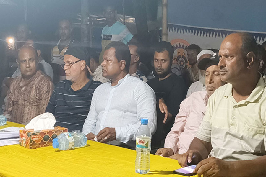 নিরীহ আওয়ামী লীগ কর্মীদের বুকে টেনে নিন : মালেক