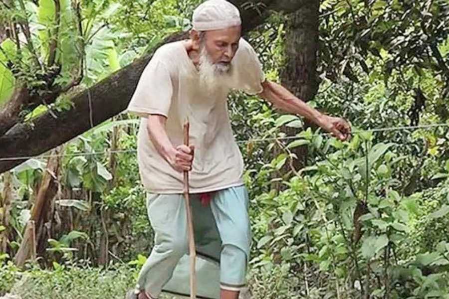 দড়ি ও বাঁশে ভর করে মসজিদে যাওয়া সেই মুয়াজ্জিনের মৃত্যু