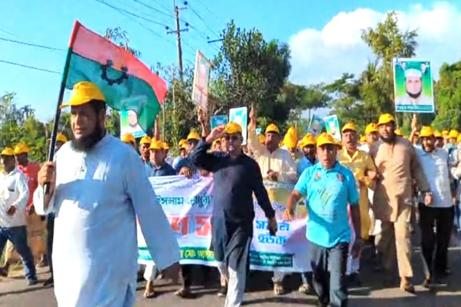 বাঁশখালীতে বিএনপির নেতার নেতৃত্বে বিশাল শোডাউন
