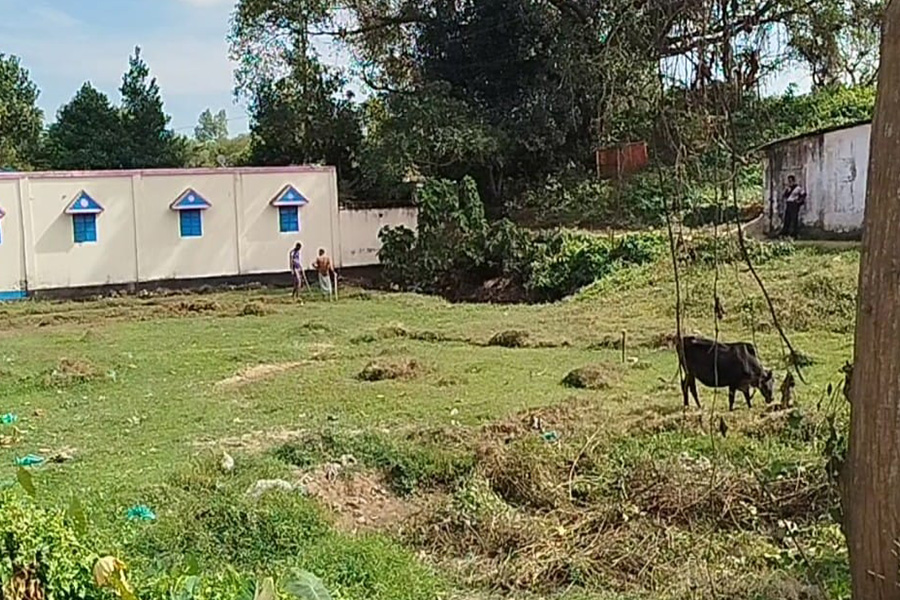 বাঁশখালীতে জোরপূর্বক জমি বন্ধকের অভিযোগ